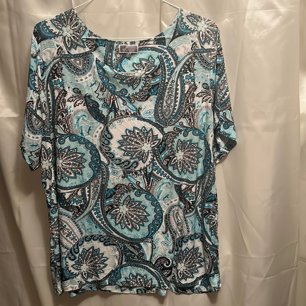 Women’s 3x lightweight turquoise flower design Plus Size blouse
